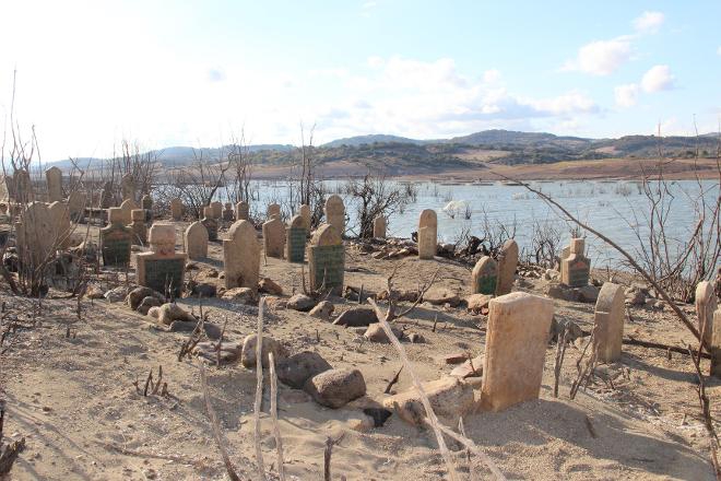 SULAR ÇEKİLDİ, 900 YILLIK KÖY OLDUĞU GİBİ ORTAYA ÇIKTI 1
