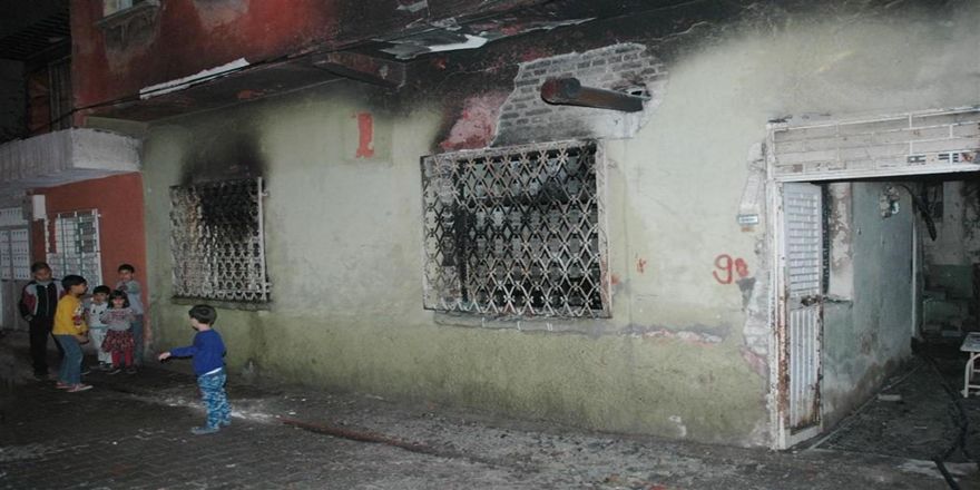 Ailesiyle tartışınca evi yaktı!