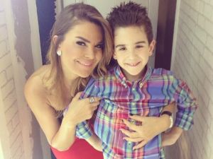 ÜNLÜLERDEN 23 NİSAN FOTOĞRAFLARI