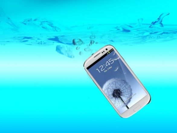 Akıllı telefonunuz suya düşerse bunu yapın 1