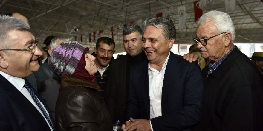 Muratpaşa Belediye başkanı Ümit Uysal'a büyük ilgi