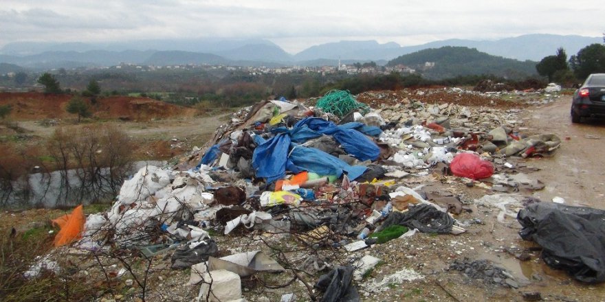 Çöp dağları oluştu