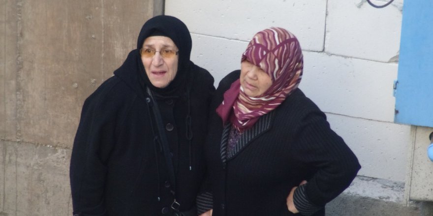 İki katlı müstakil ev tamamen yandı