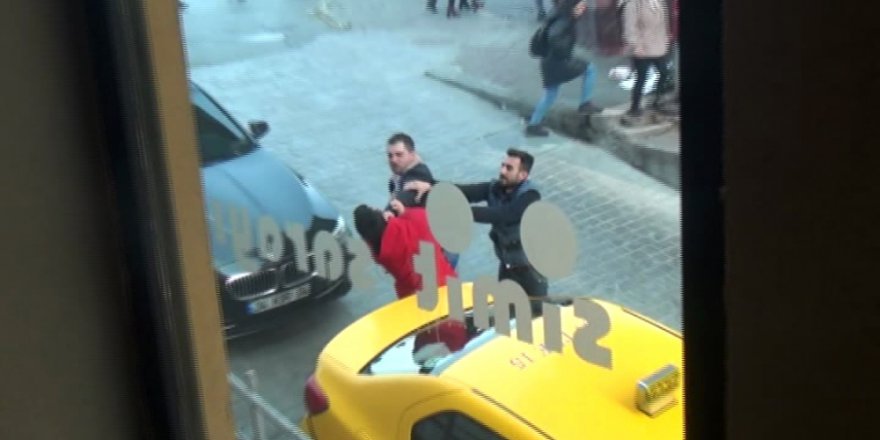Taksim Meydanı’nda Taksicilerin Kavgası