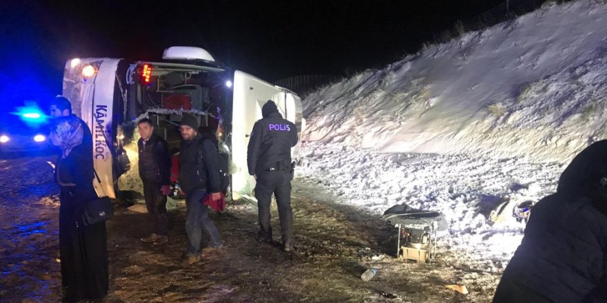 Sivas'ta Yolcu Otobüsü Faciası 3 Ağır Çok Sayıda Yaralı