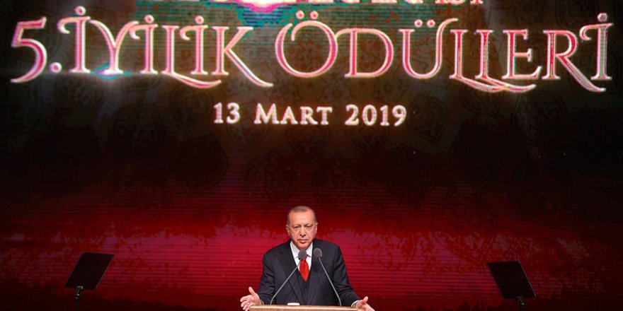 "Onunla Aynı Masada Oturmam"