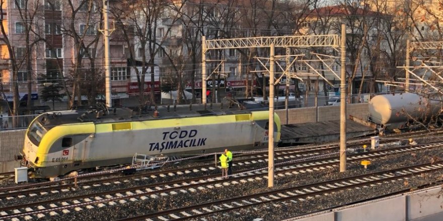 Sincan'da yakıt treni raydan çıktı