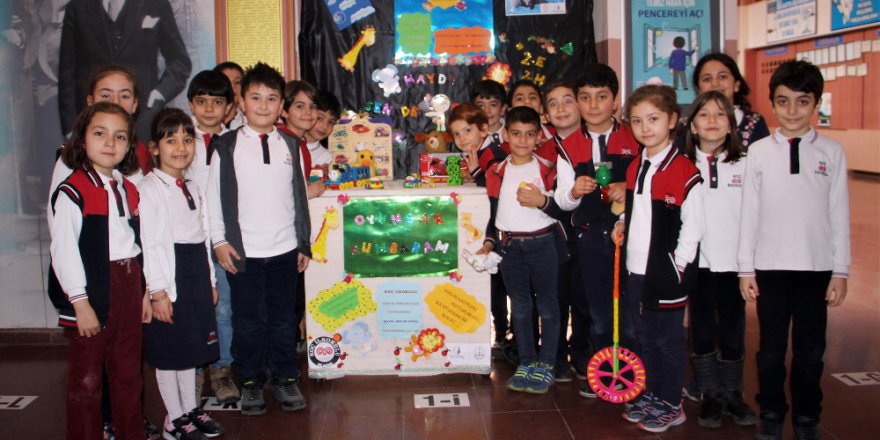Oyuncaksız Çocuklar İçin "Oyuncak Kumbarası"