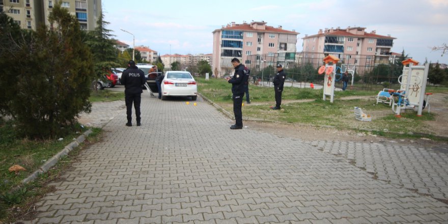 Yaralı Adam Kapı Kapı Dolaşıp Yardım İstedi