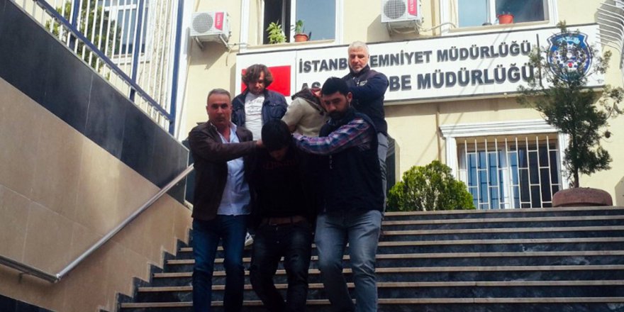 Tartıştığı Arkadaşını Ekmek Bıçağıyla Öldürdü