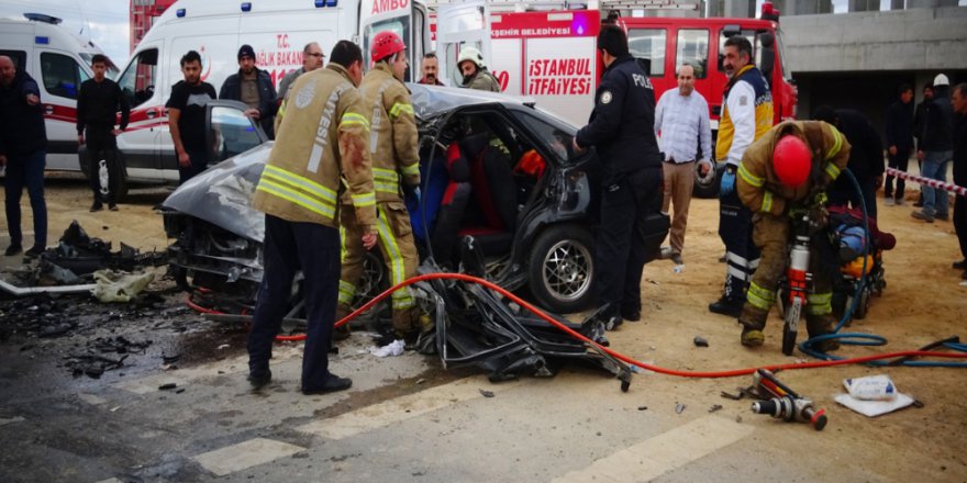 Bursa'ya giden Araç Tuzla'da Kaza Yaptı 1 Ölü 5 Ağır Yaralı