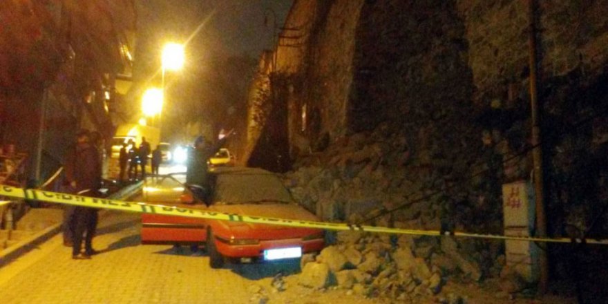 Yıldız Parkı’nın Duvarında Çökme Meydana Geldi