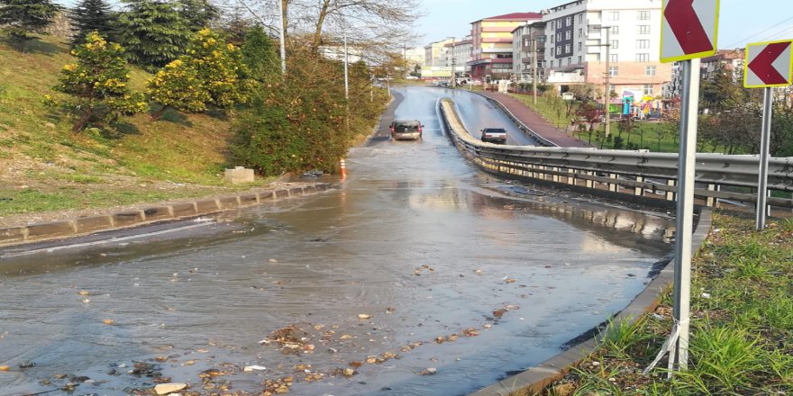 Kocaeli’de Yollar Dere Oldu