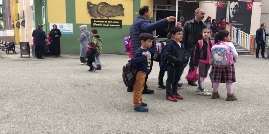 Sakarya'da Deprem Paniği Kamerada