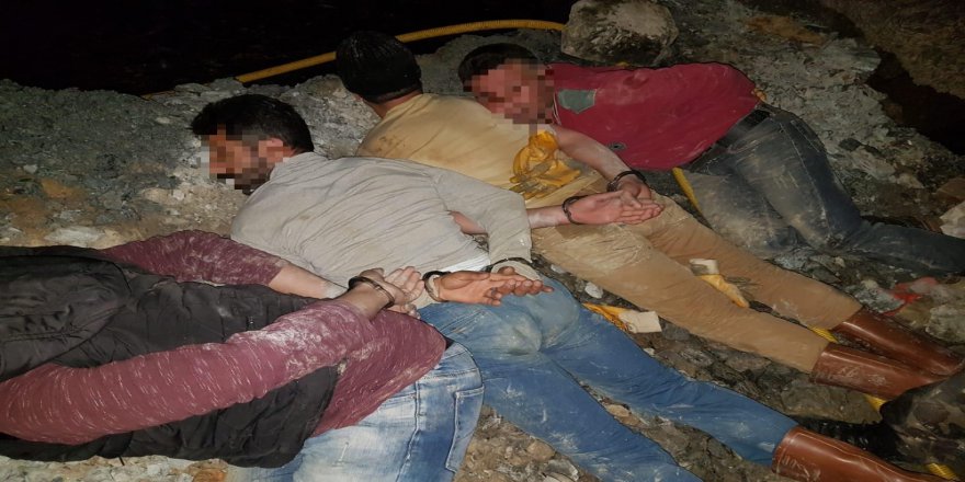 Mersin'de Definecilere Suç Üstü Baskını 8 Gözaltı