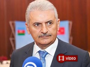 BAKAN ÖVÜNÜRKEN ÇÖKEN DUBLE YOL MANŞETLERDEYDİ