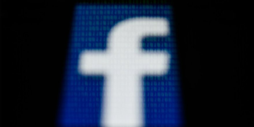 Facebook'ta Şifre Skandalı