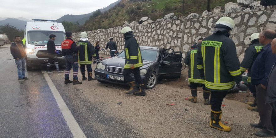 Isparta'da Lüks Otomobile Tanker Çarptı ; 4 Yaralı