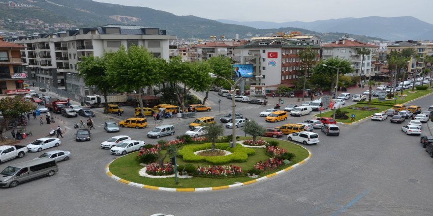 Büyükşehirden Alanya’ya 300 Bin Çiçek
