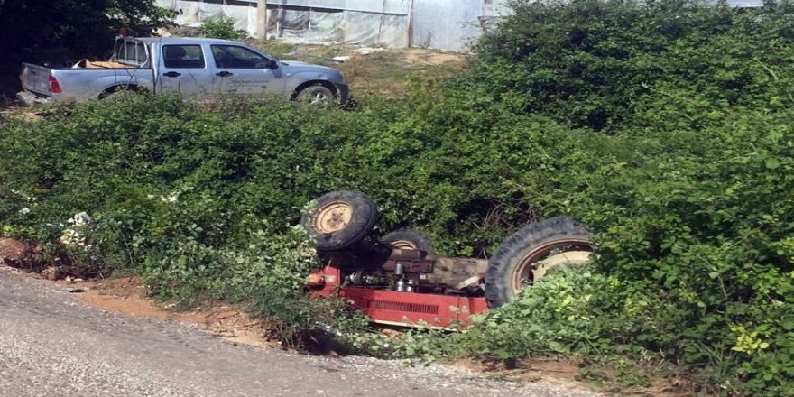 Antalya'da Traktör Devrildi Sürücü Öldü