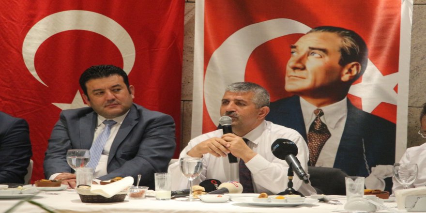 MHP'de Cem Yılmaz'a Öfke Dinmek Bilmiyor