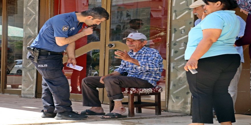 Yaya Geçidinden Motosikletle Geçmeye Kalkınca Hastanelik Oldular