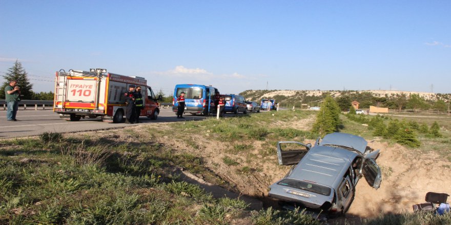 Kontrolden Çıkan Araç Sulama Kanalına Uçtu: 2 Ölü, 3 Yaralı