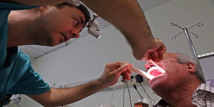 Çok Sevdiği Acı, Dilini Yakınca Kanser Olduğunu Öğrendi