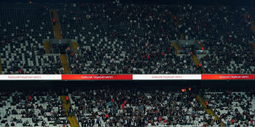 Beşiktaş Taraftarından Abdullah Avcı protestosu