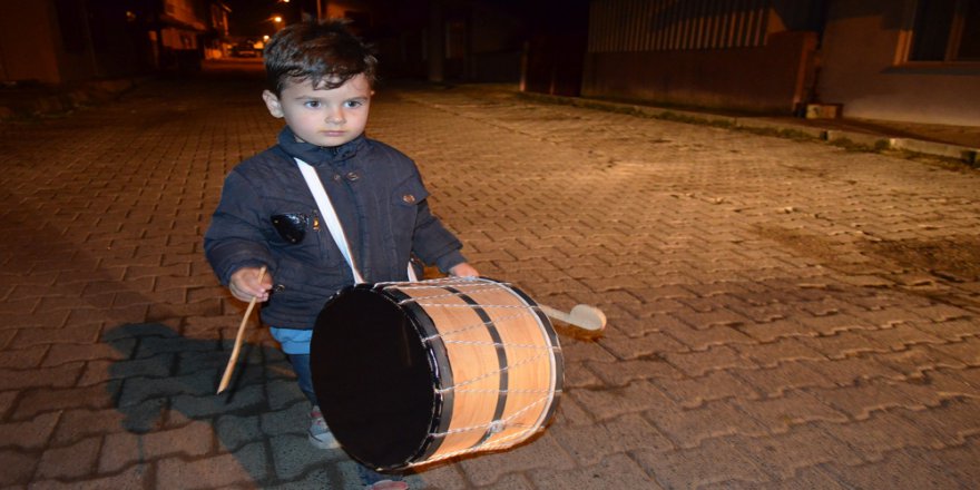 Bu Mahalle Minik Said’in Davul Sesiyle Uyanıyor