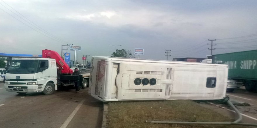 Bursa’da İşçi Servisi Devrildi: 10 Yaralı