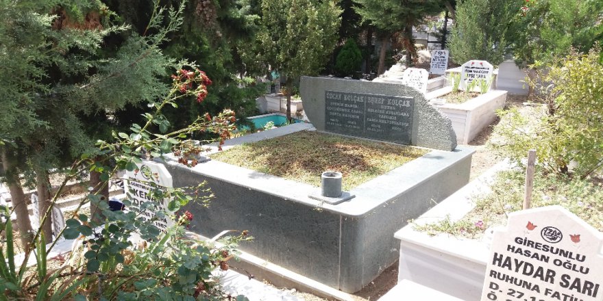 Eşref Kolçak Eşinin Mezarının Üzerine Gömülecek