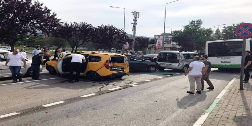 Bursa’da Belediye Otobüsü Faciası 5 Yaralı