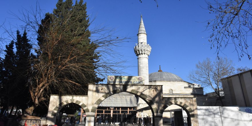 Süleymaniye Camii Tarihi Dokusuyla Öne Çıkıyor