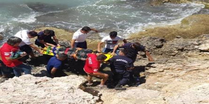 Antalya'da Akıntıya Kapılan Anne Ve Kızları Dehşeti Yaşadı