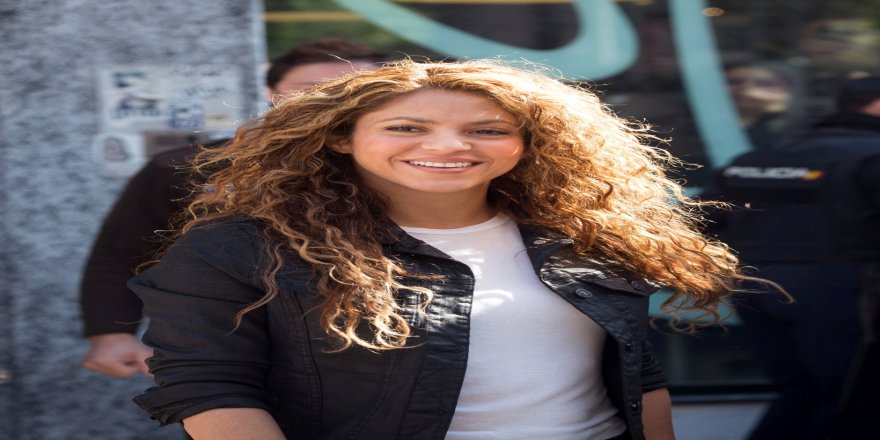 Shakira Hakim Karşısına Çıktı