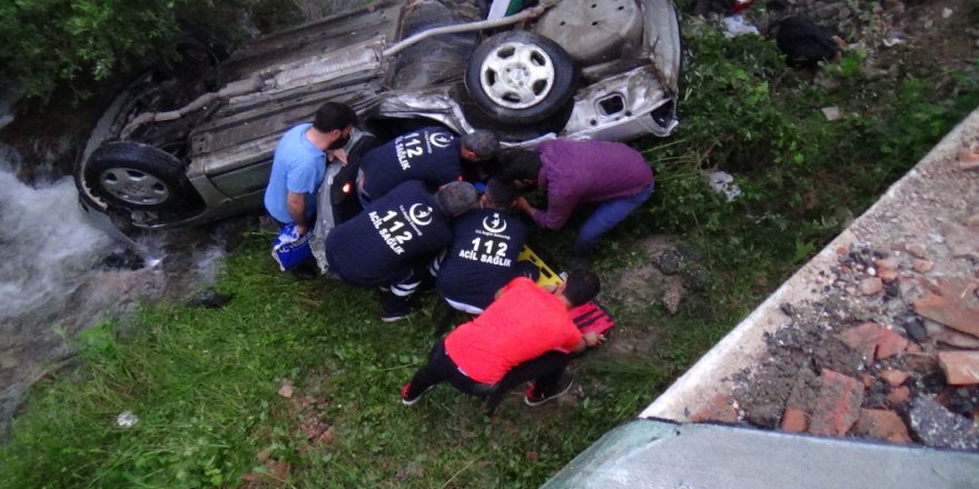 Tokat’ta Otomobil Dereye Uçtu: 4 Yaralı