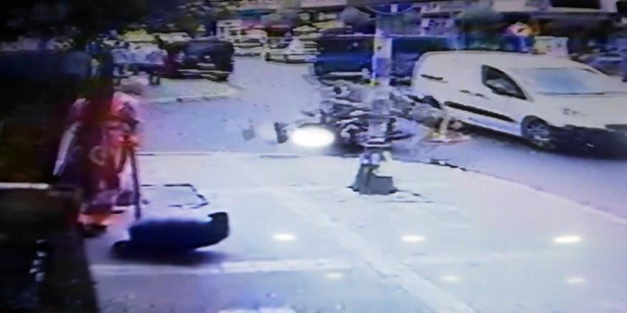Kasksız Gençlerin Ölümden Döndüğü Anlar Kamerada