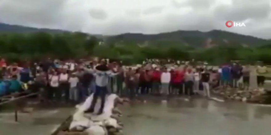 Polis, Venezuelalıları Engellemek İçin Köprü Söküyor