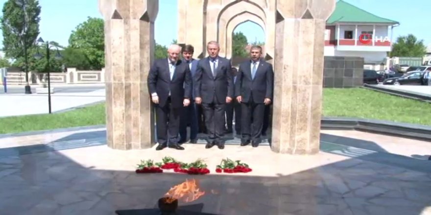 Bakan Akar’ın Azerbaycan Ziyareti Sürüyor