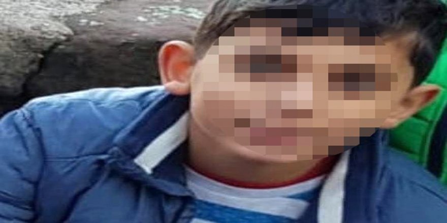 Türk Çocuk, Spor Salonunda Asılı Bulundu