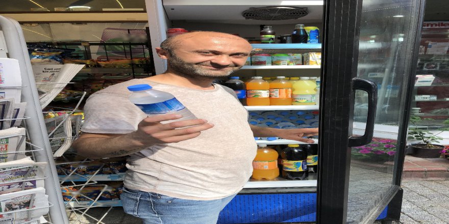 Arkadaşının Bıraktığı Alkol Dolu Şişeyi Su Diye Satmış