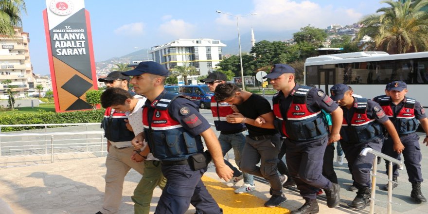 Alanya’daki Uyuşturucu Operasyonuna 5 Tutuklama