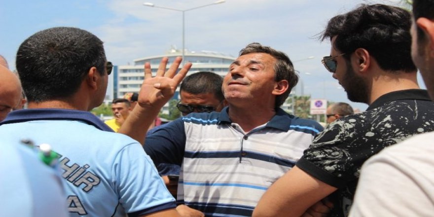 Antalya Konyaaltı Plajında gerginlik