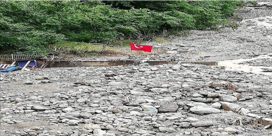 Çamlıktepeli Gençlerin Türk Bayrağına Saygısı Duygulandırdı