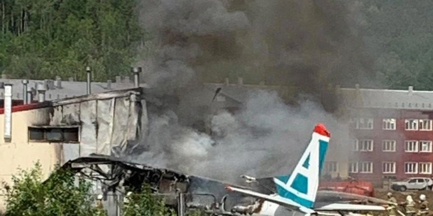 Rusya’da Uçak Apartmana Çarptı 2 Ölü