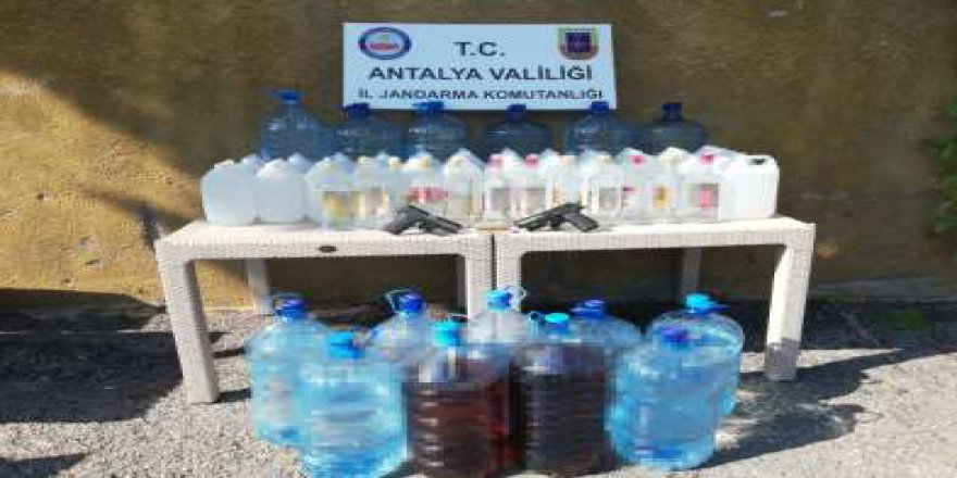 Antalya'da Otele Kaçak İçki Baskını 2 Tutuklama