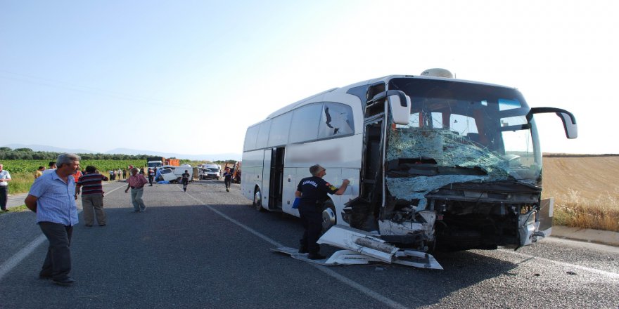 Manisa’da Katliam Gibi Kaza: 6 Ölü, 22 Yaralı