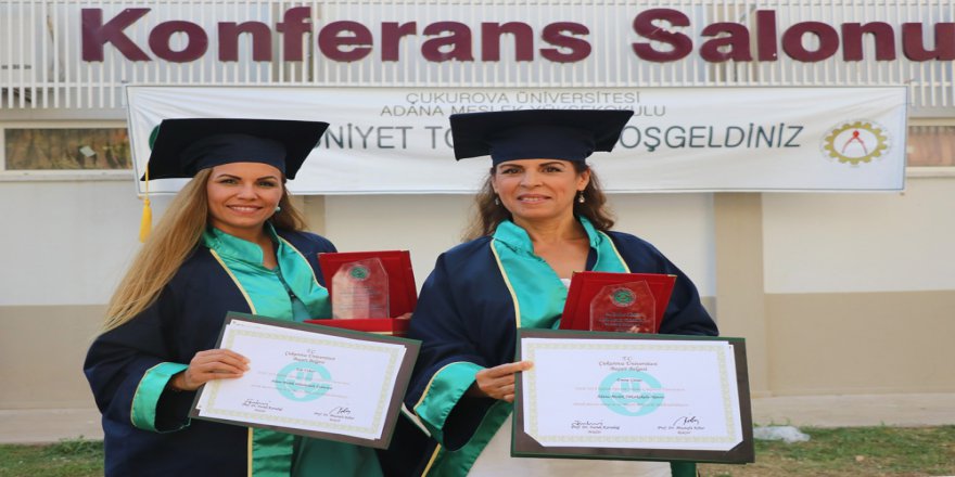 Aynı Bölümde Okuyan Anne-kız Derecelerle Mezun Oldu