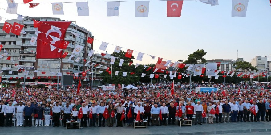 Antalya’da Onbinler ’Milli Birlik Günü’ İçin Toplandı